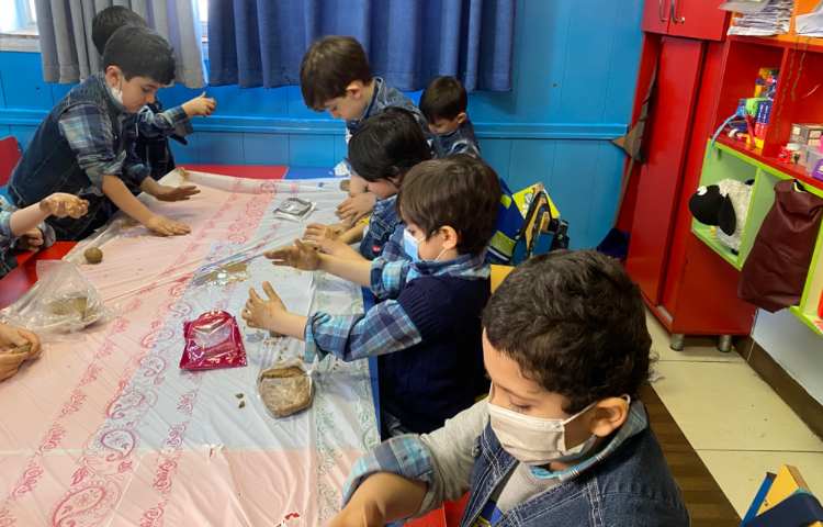 :کارگاه ماهرشو، ساختن اردک و خانه ی سفالی با استفاده از شابلون 5