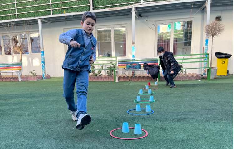 کار با حلقه و کاپ جهت تقویت هماهنگی عصب عضله/چابکی/تقویت دو نیم کره مغز انجام شد