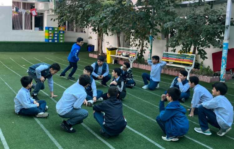 کار با چوبک حلقه و کاپ جهت هماهنگی عصب عضله _ عمل و عکس العمل 2