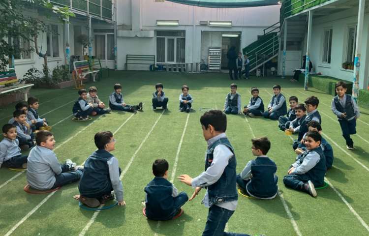 کار با چوبک و حلقه برای تقویت قدرت عمل و عکس العمل و عصب عضله