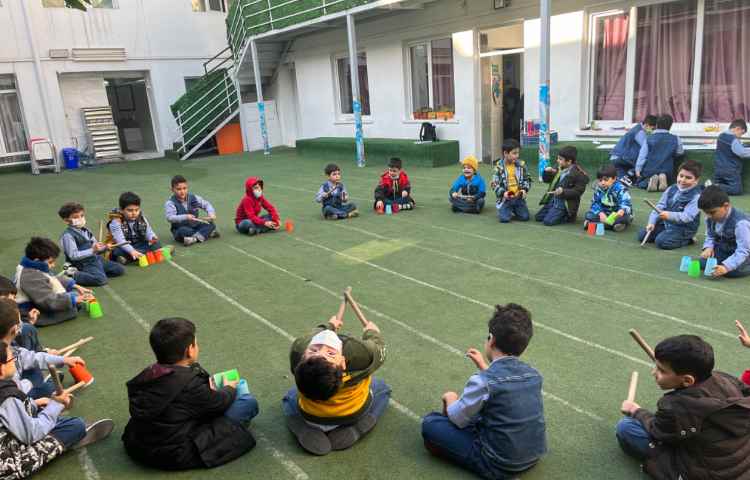 کار با کاپ جهت تقویت دو نیم کره،تعادل و هماهنگی عصب عضله انجام شد 2