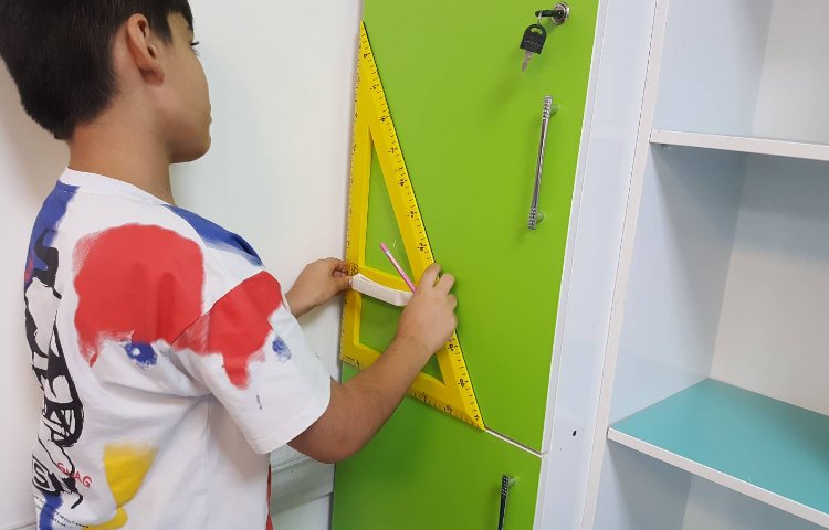 کار با گونیا و نقاله با هدف اندازه‌گیری زاویه‌ها 2