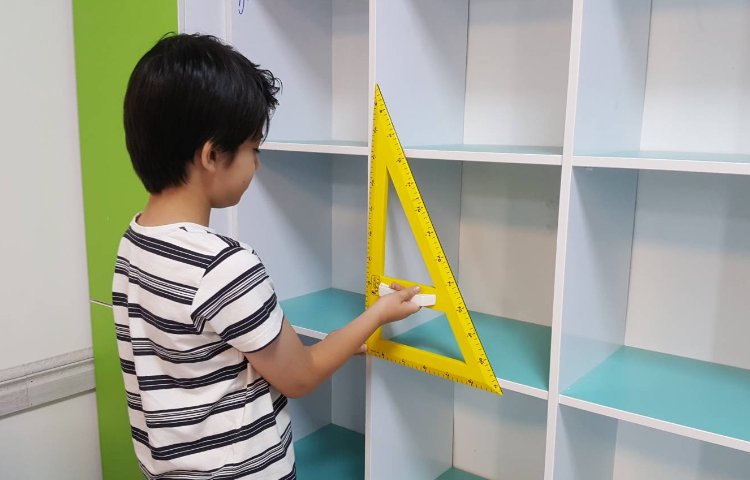 کار با گونیا و نقاله با هدف اندازه‌گیری زاویه‌ها 3