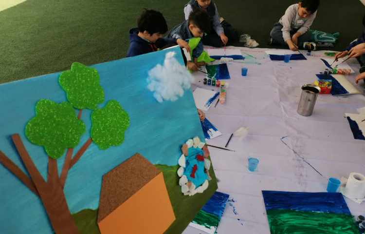 کار روی مقوا