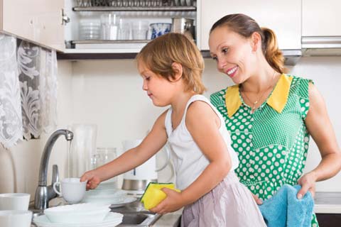 اهمیت مشارکت کودک و نوجوان در خانه