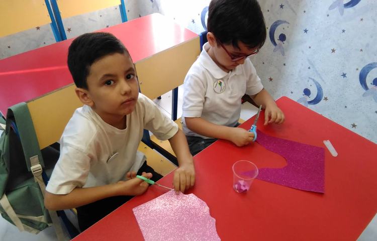 : کار گروهی با کمک گرفتن از ذهن زیبا و خلاق 3