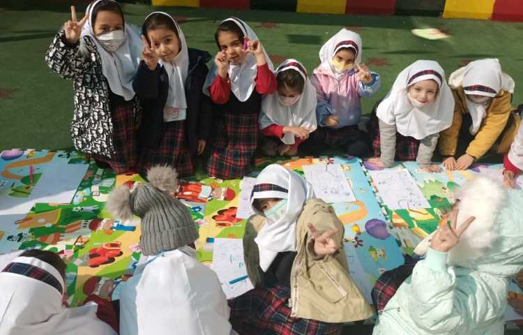 کار گروهی دنیای رنگی 4