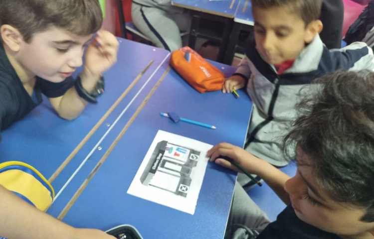 کار گروهی و تمرین جمله سازی با ساختار صفحه 23 کتاب I would/wouldn't like ...... 1