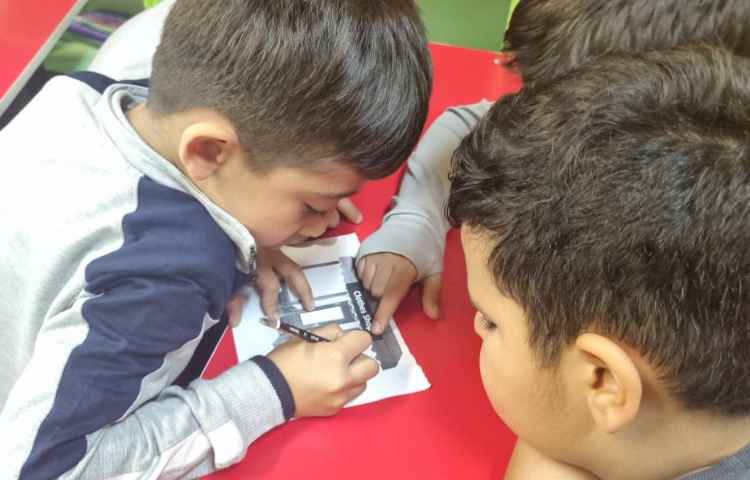 کار گروهی و تمرین جمله سازی با ساختار صفحه 23 کتاب I would/wouldn't like ...... 11