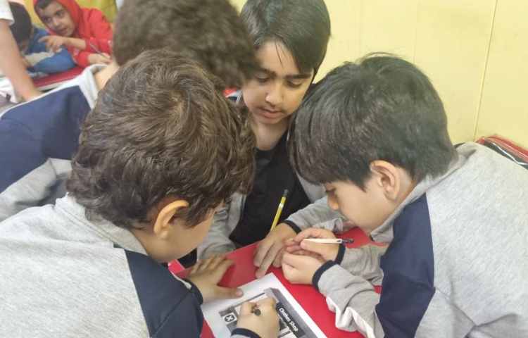 کار گروهی و تمرین جمله سازی با ساختار صفحه 23 کتاب I would/wouldn't like ...... 12