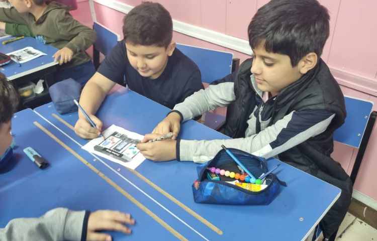 کار گروهی و تمرین جمله سازی با ساختار صفحه 23 کتاب I would/wouldn't like ...... 2