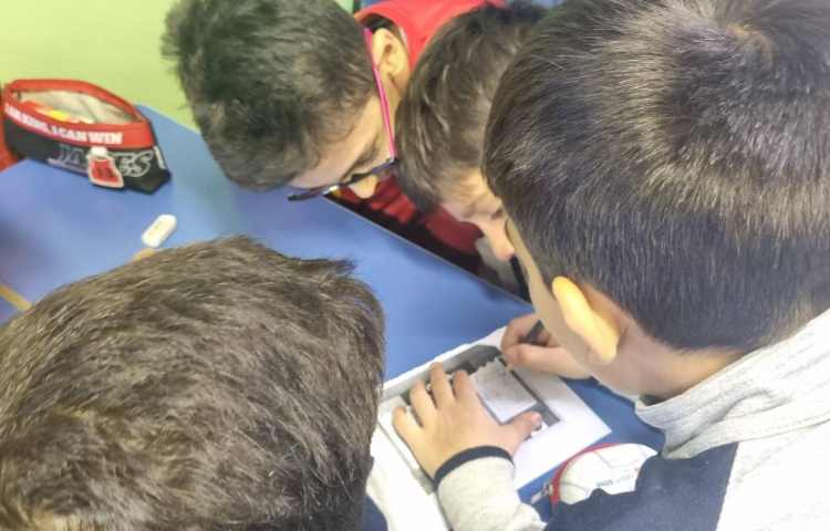 کار گروهی و تمرین جمله سازی با ساختار صفحه 23 کتاب I would/wouldn't like ...... 8