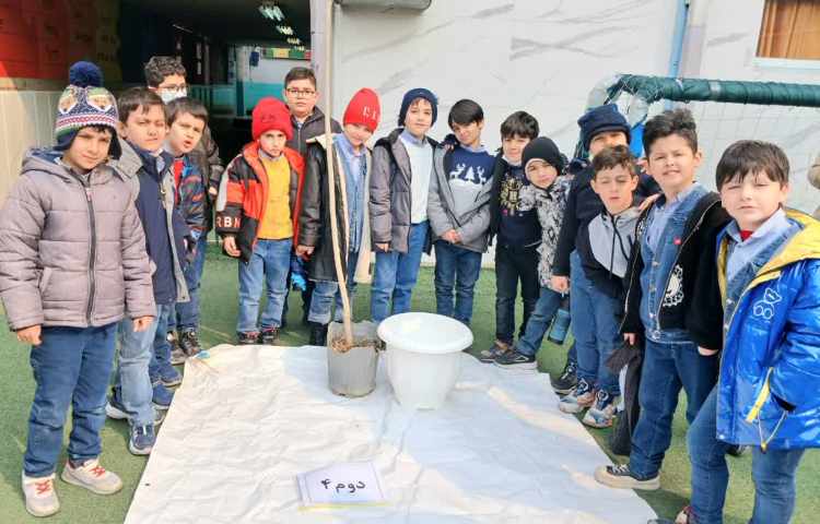 کاشت درخت در روز درختکاری 3