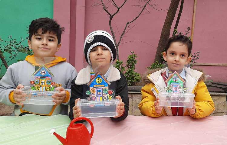 کاشت سبزه عید به مناسبت روز درخت کاری 8