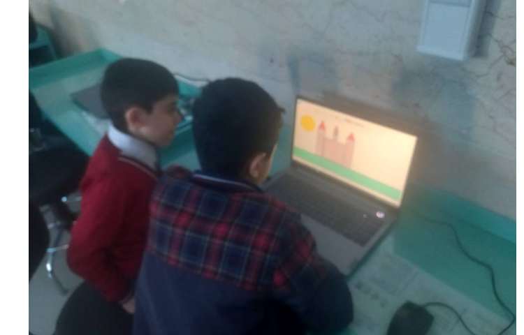 کامپیوتر : انجام نقاشی قلعه با نرم افزارPAINT 2