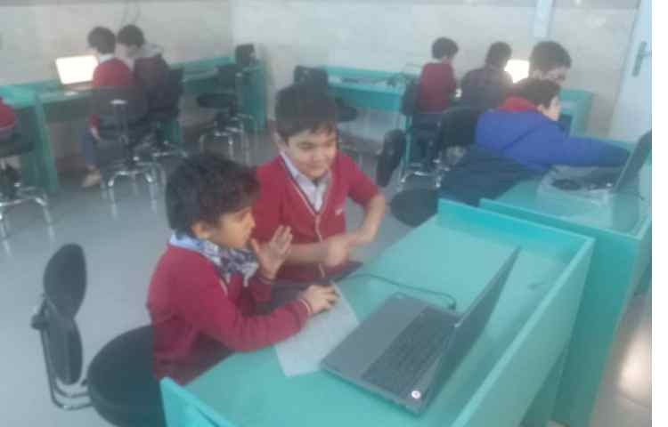 کامپیوتر : انجام نقاشی قلعه با نرم افزارPAINT 3