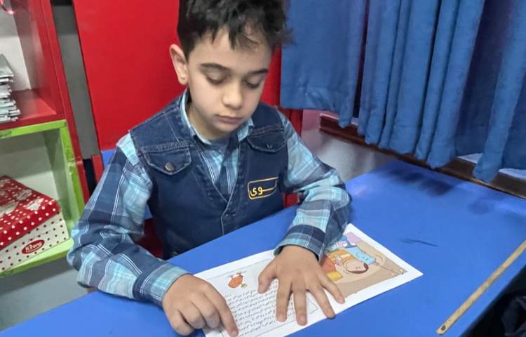 کتابخوانی دانش آموزان پایه دوم دبستان 3