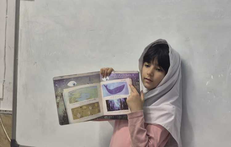 کتابخوانی در کلاس 6