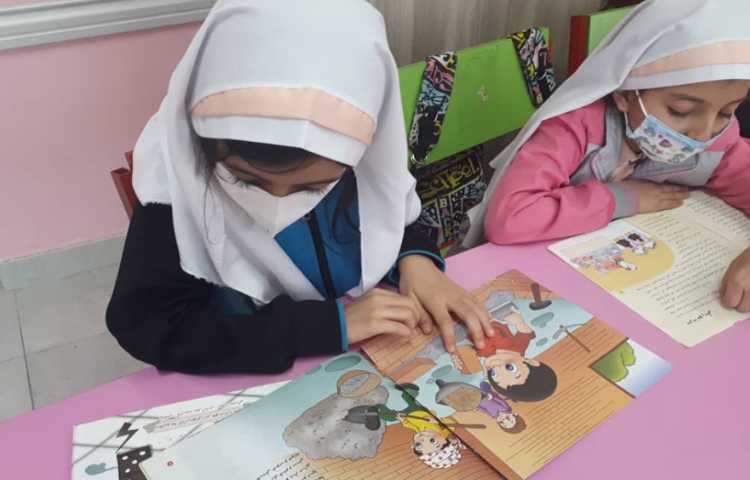 کتاب خوانی دانش آموزان 3