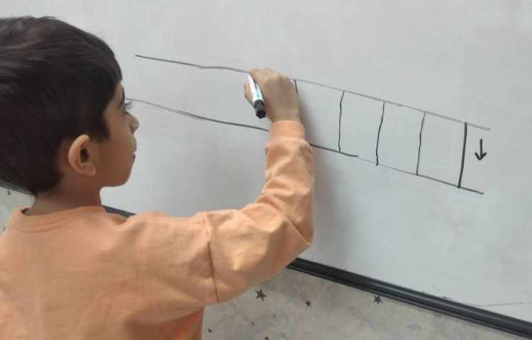 کتاب نوشتاری همراه با تمرین به روی تخته 5