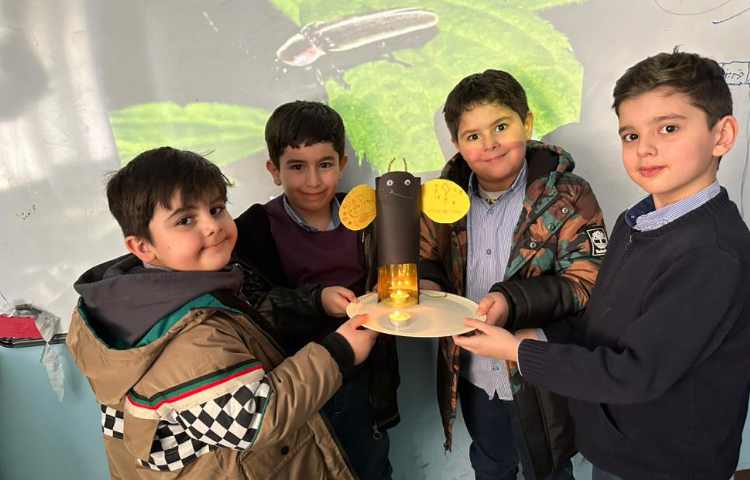 کرم شب تاب و تابلو حبوبات هفته ملی علوم 1