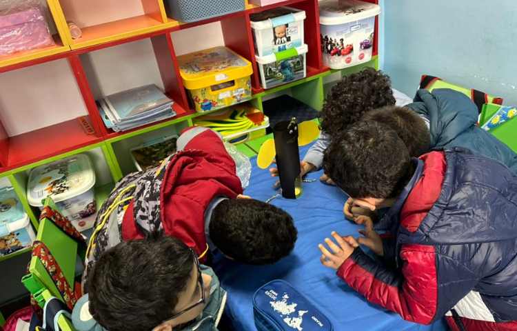 کرم شب تاب و تابلو حبوبات هفته ملی علوم