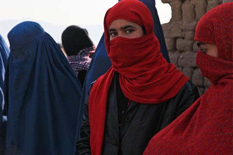 زنان چه مشکلاتی در افغانستان دارند؟