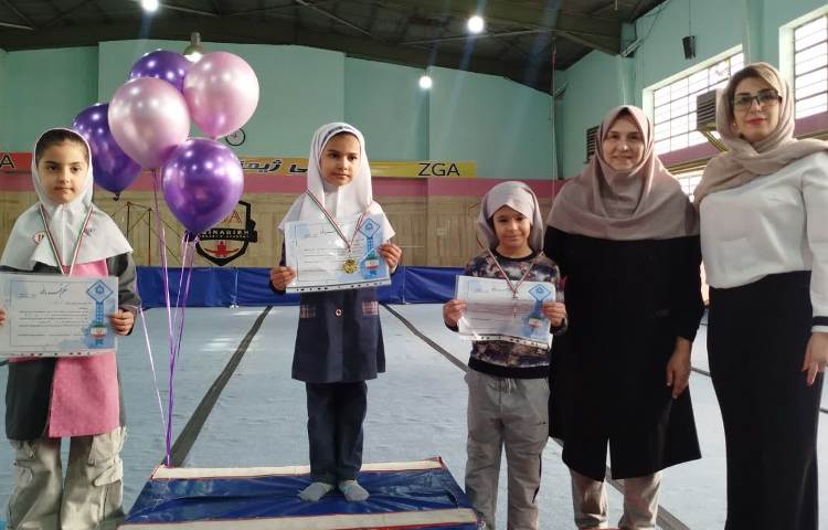 کسب مقام در مسابقات ژیمناستیک 4