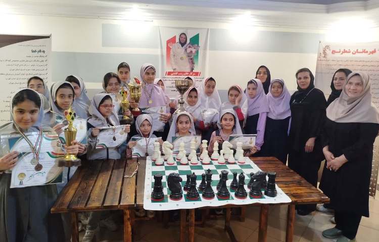 کسب مقام سوم تیمی در مسابقات شطرنج در سطح منطقه 8