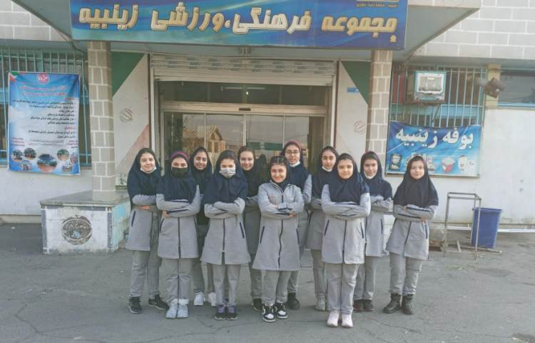 کسب مقام سوم در رشته هندبال 4