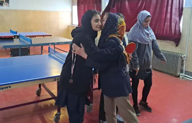 کسب مقام سوم در مسابقات تنیس روی میز منطقه 13 4