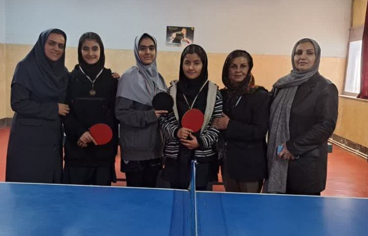 کسب مقام سوم در مسابقات تنیس روی میز منطقه 13