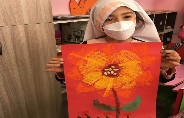 کشیدن برگ و شاخه برای نقاشی کلاژ گلهای آفتابگردان 5