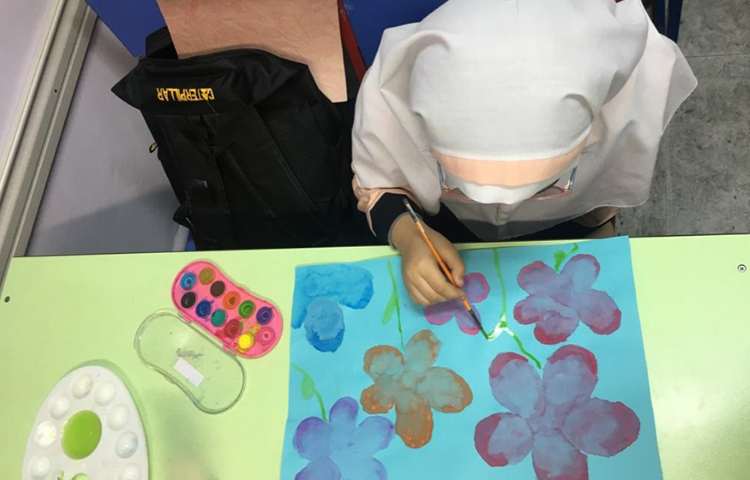 کشیدن برگ گلهای رنگی با آبرنگ 2