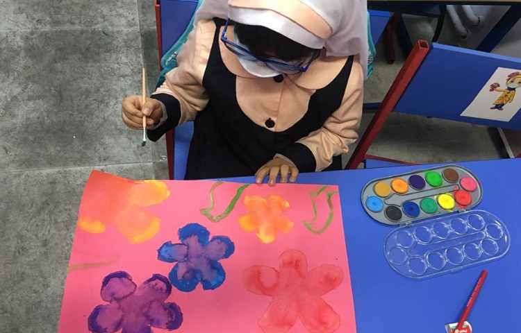 کشیدن برگ گلهای رنگی با آبرنگ 4