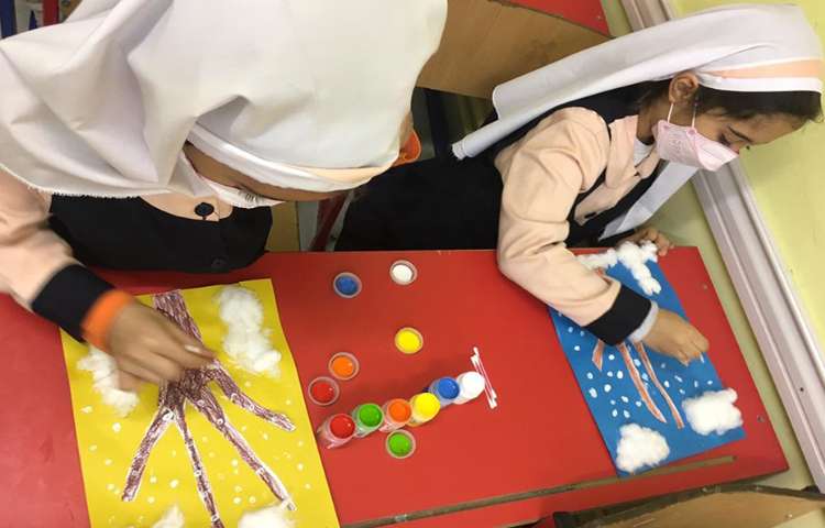 کشیدن جزییات نقاشی درخت پاییزی ، با تکنیک نقاشی با گوش پاک کن 9