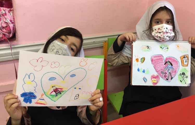 کشیدن شکلهای بسته و نقاشی داخل آنها با خلاقیت دانش آموزان ( تمرکز روی کادر بندی و ترکیب شکلها ) 4