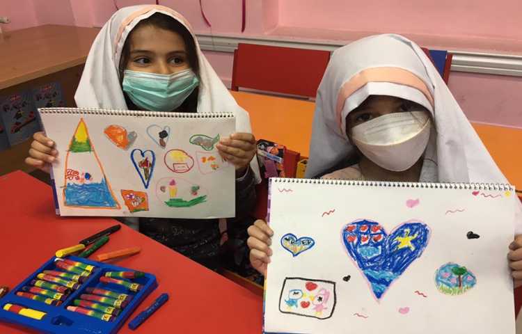 کشیدن شکلهای بسته و نقاشی داخل آنها با خلاقیت دانش آموزان ( تمرکز روی کادر بندی و ترکیب شکلها ) 5