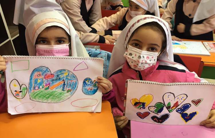 کشیدن شکلهای بسته و نقاشی داخل آنها با خلاقیت دانش آموزان ( تمرکز روی کادر بندی و ترکیب شکلها ) 8