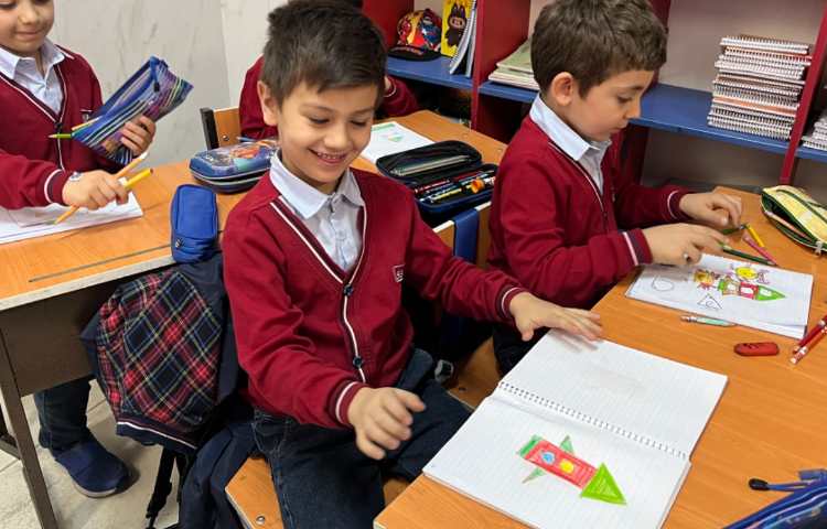 کشیدن نقاشی خلاقانه با اشکال هندسی-زنگ Math 2