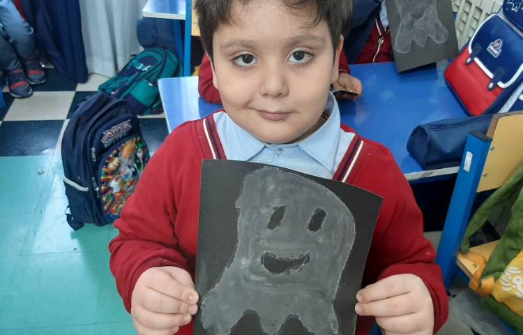 کشیدن نقاشی نمکی با آب نمک به مناسبت هفته پژوهش 5