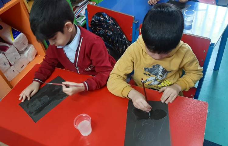 کشیدن نقاشی نمکی با آب نمک به مناسبت هفته پژوهش 7