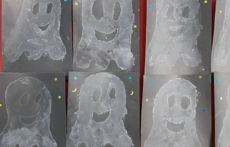 کشیدن نقاشی نمکی با آب نمک به مناسبت هفته پژوهش