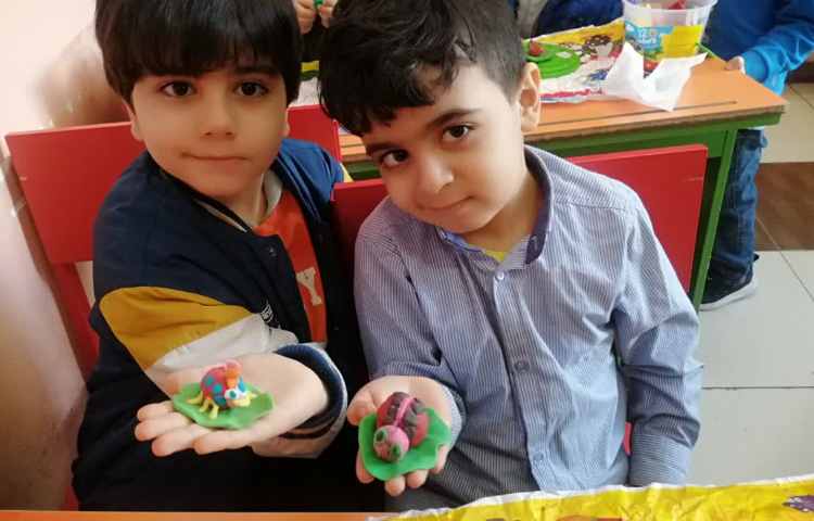 کفشدوزک با خمیربازی 2