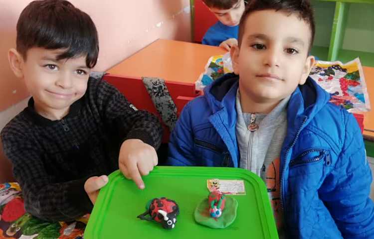 کفشدوزک با خمیربازی 3