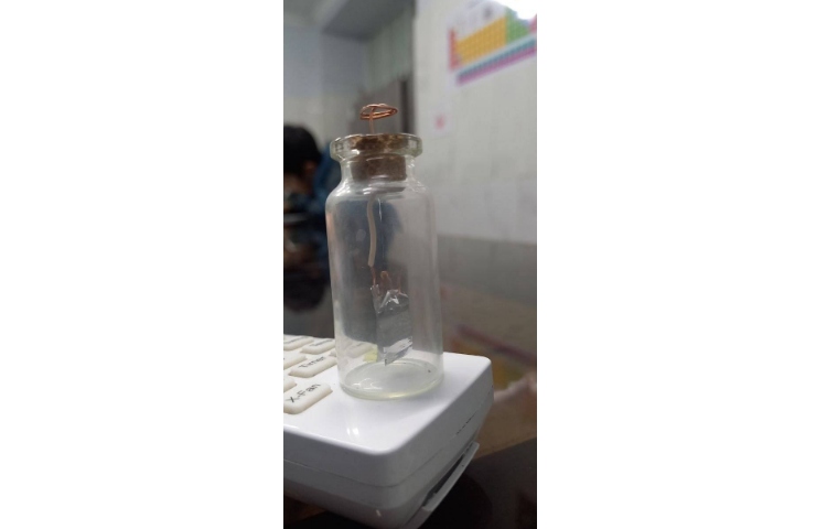 کلاس آزمایشگاه پایه نهم 4