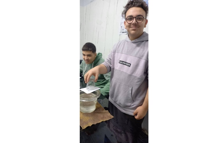 کلاس آزمایشگاه پایه نهم 7