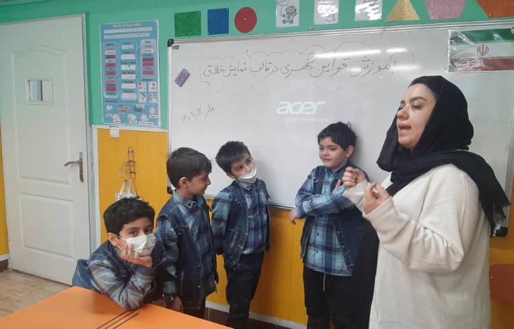 :کلاس آموزش قوانین شهری در قالب نمایش خلاق 5