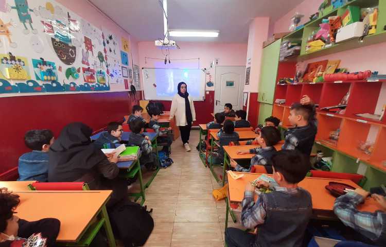 :کلاس آموزش قوانین شهری در قالب نمایش خلاق 8