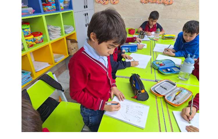 کلاس اول خانم حسینی آموزش قلعه جادویی 3